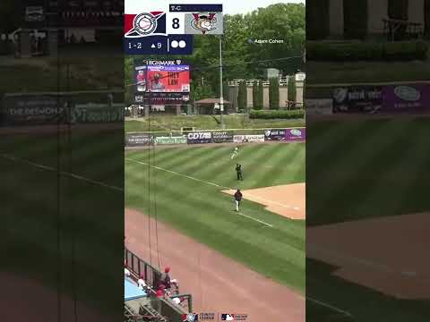 Julian Boyd slides to make the game-winning catch! Play of the Day May 28 #baseball #mlb #defense